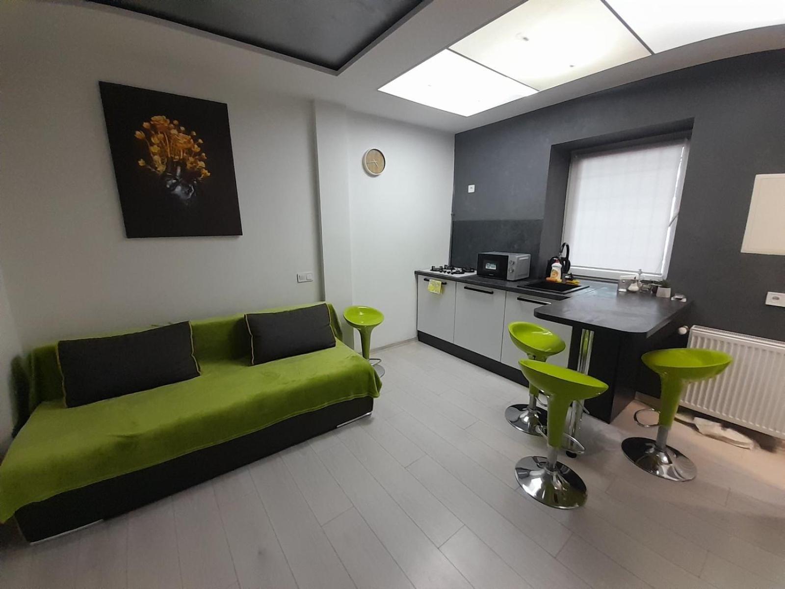 White Rooms On City Center Lviv Ngoại thất bức ảnh