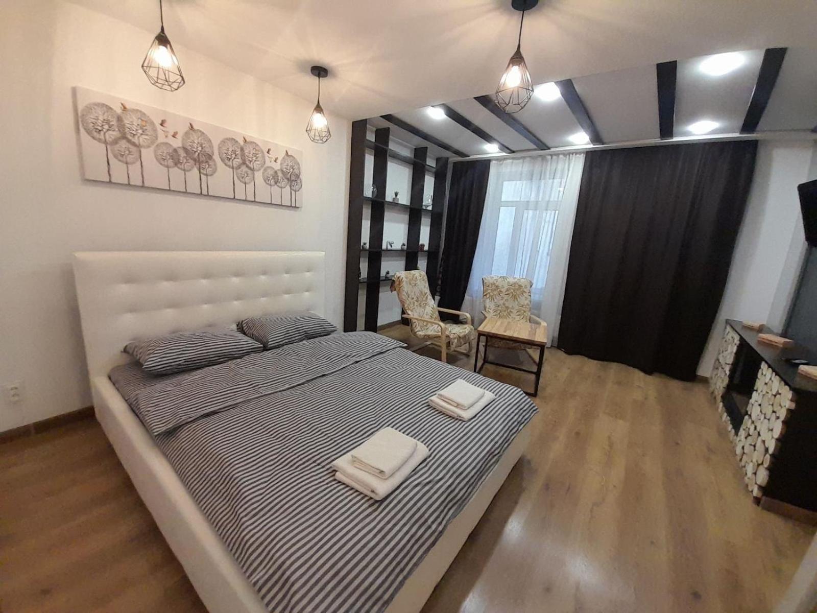 White Rooms On City Center Lviv Ngoại thất bức ảnh