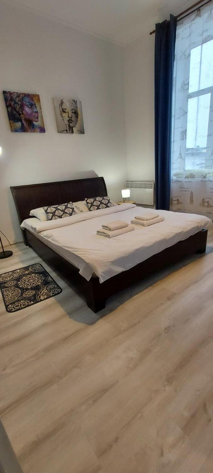 White Rooms On City Center Lviv Ngoại thất bức ảnh