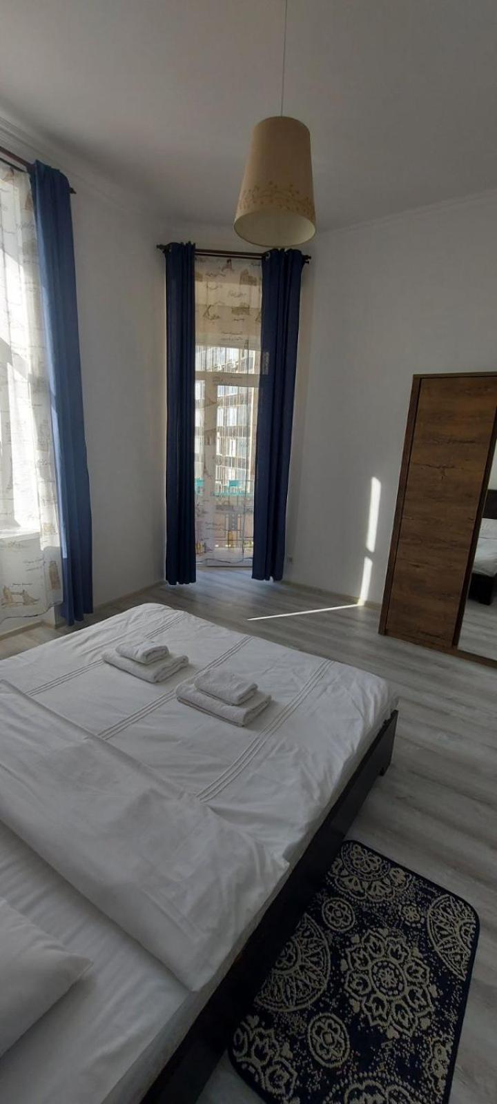 White Rooms On City Center Lviv Ngoại thất bức ảnh