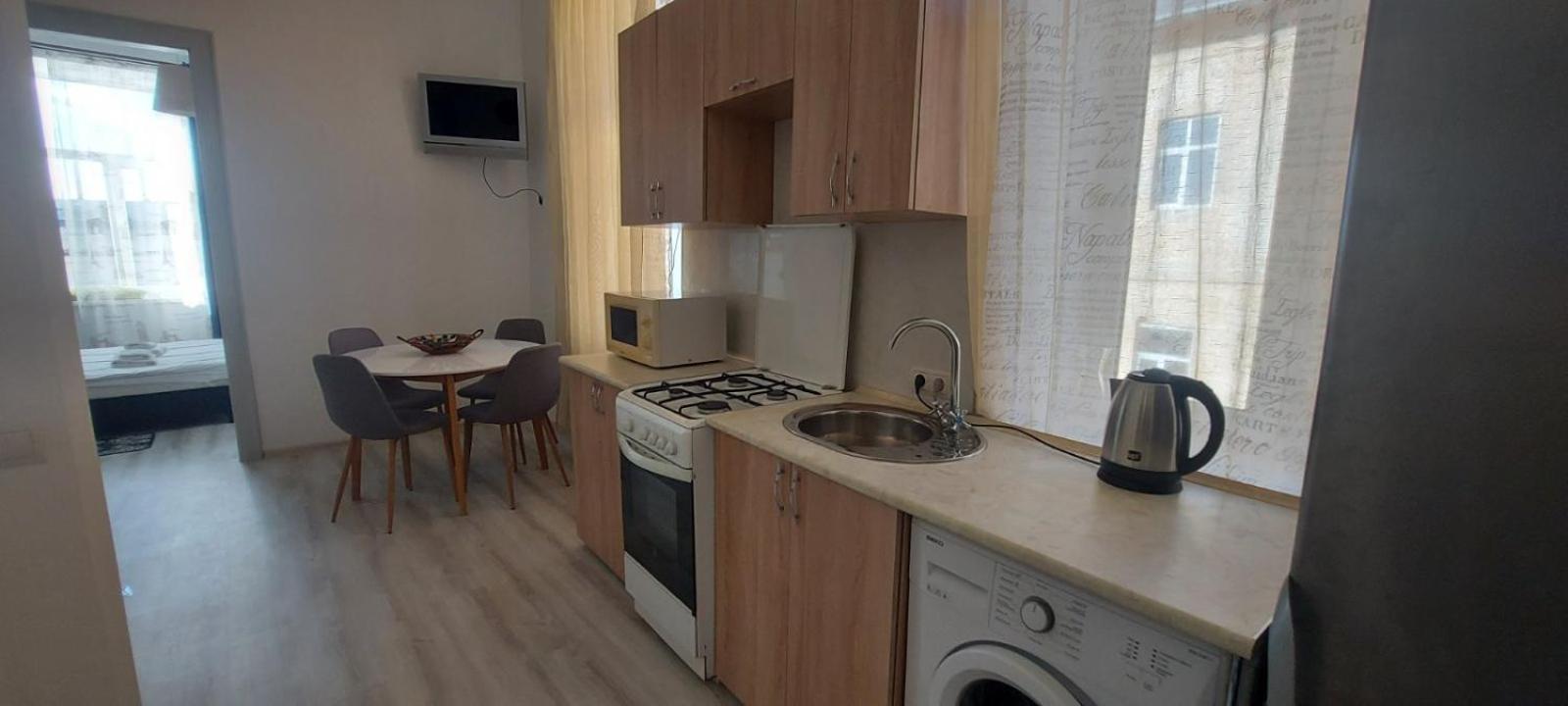 White Rooms On City Center Lviv Ngoại thất bức ảnh