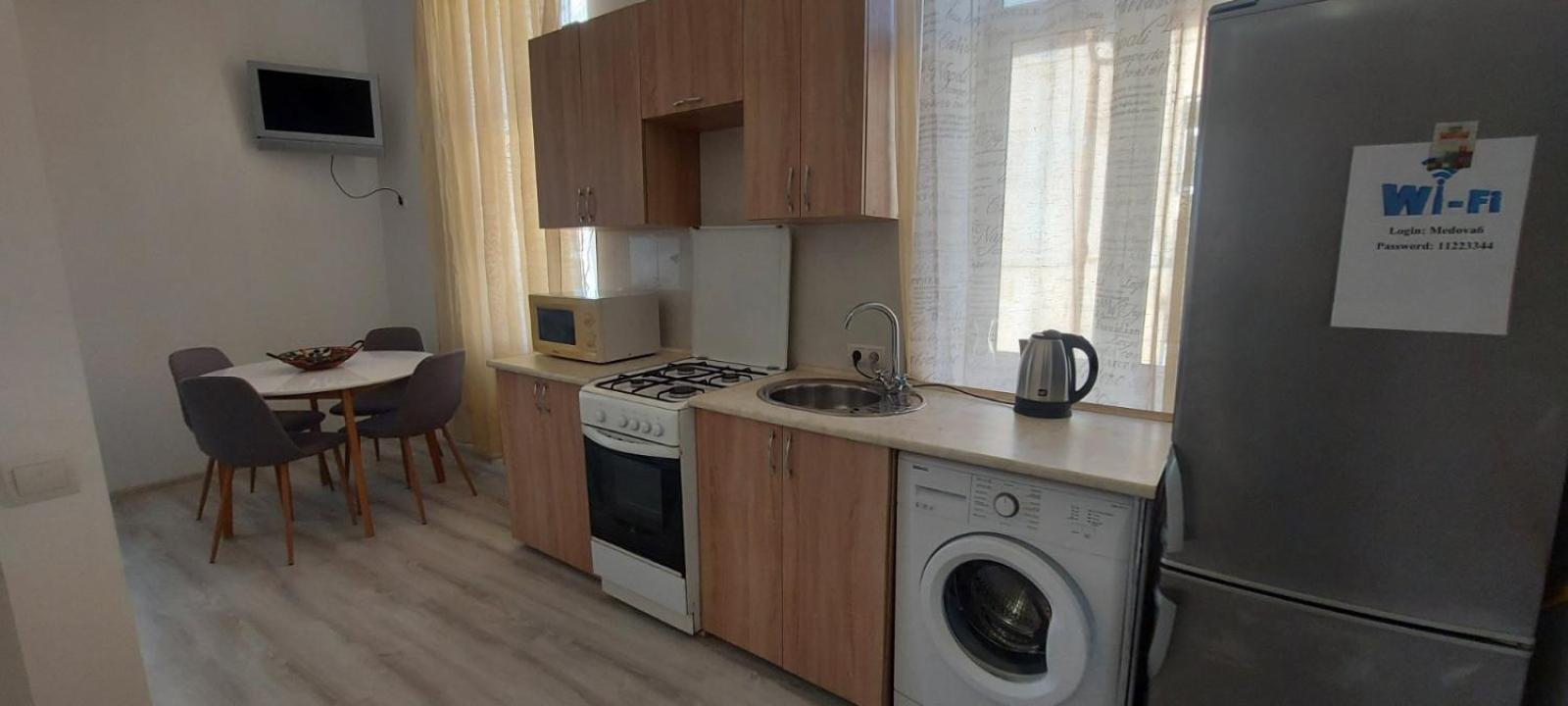 White Rooms On City Center Lviv Ngoại thất bức ảnh