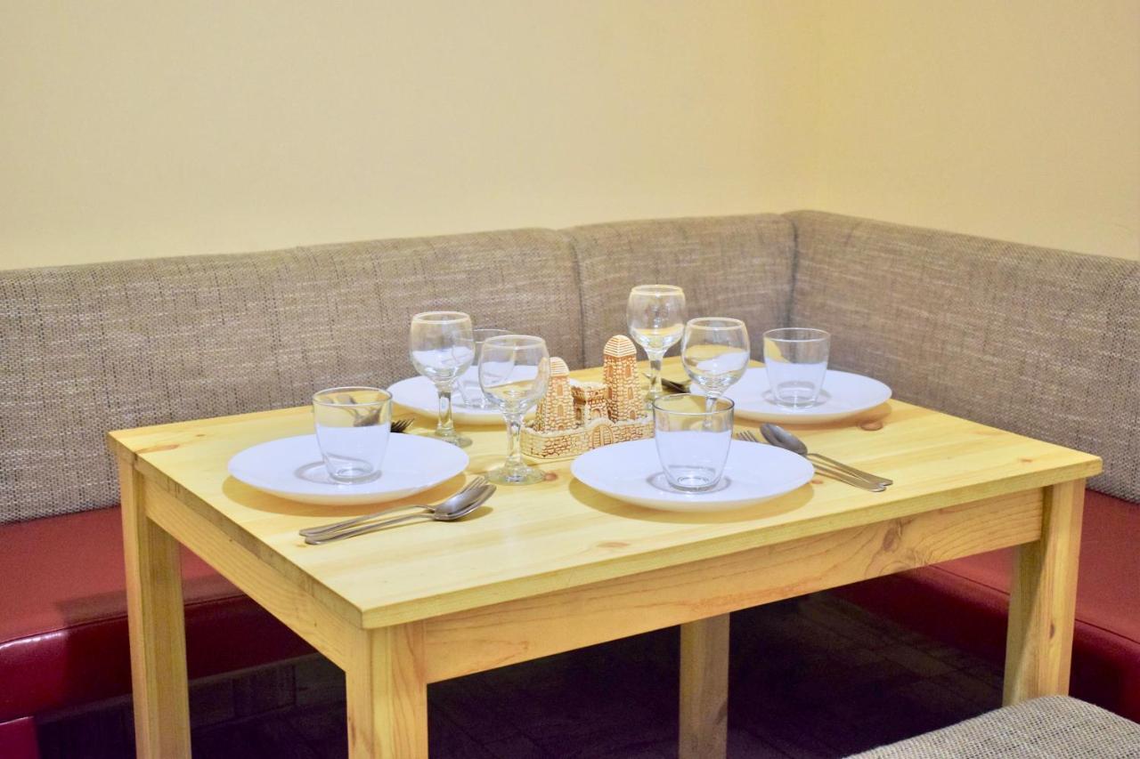 White Rooms On City Center Lviv Ngoại thất bức ảnh